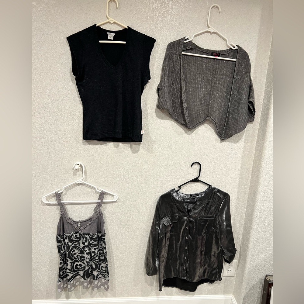 bundle of women tops